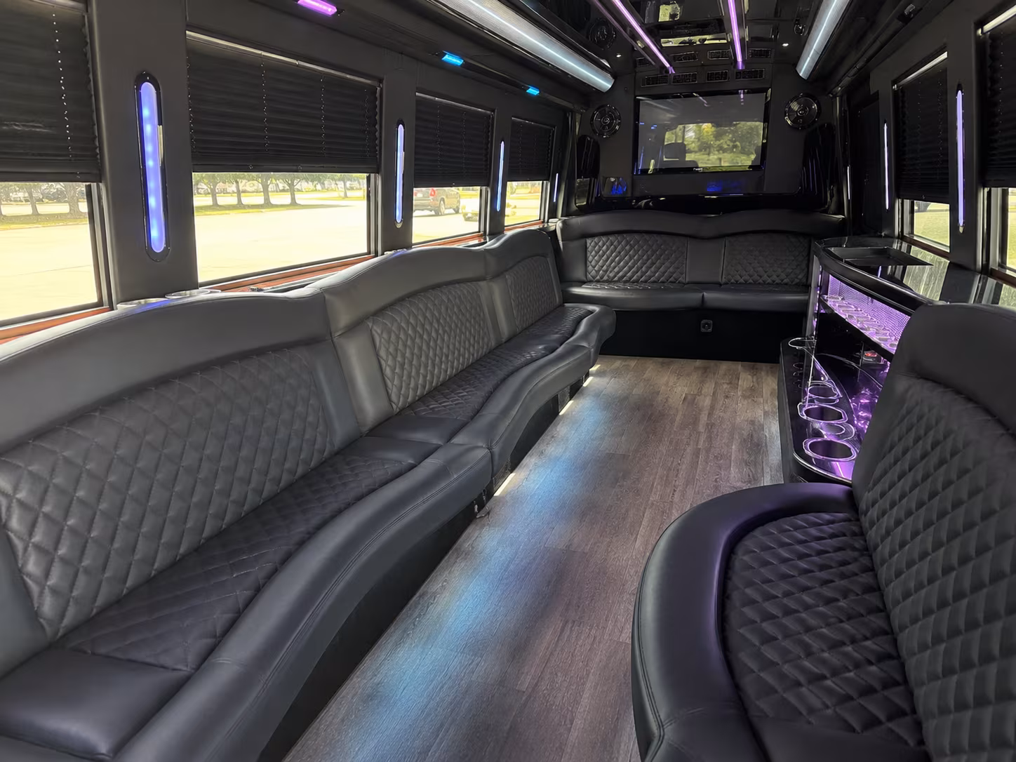 airport transfer buses for livermore wedding guests flying in